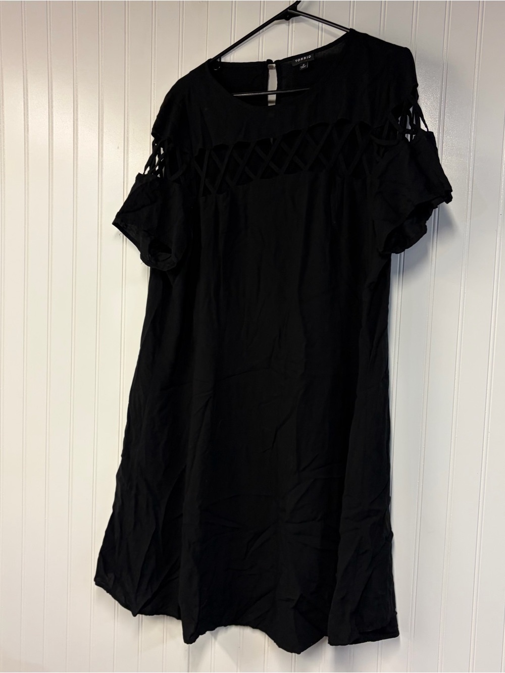 Torrid Black Short Sleeve Cutout Shift Dress Size 2